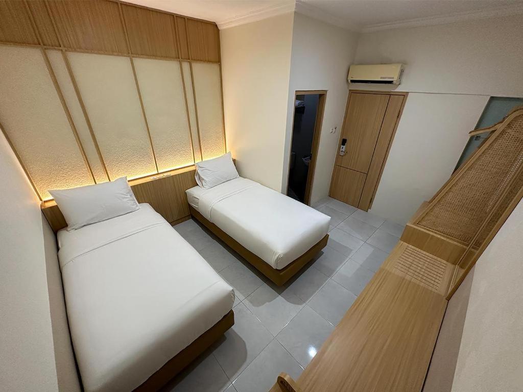 Masri Living By Daphna International Hotel Yogyakarta Exterior photo