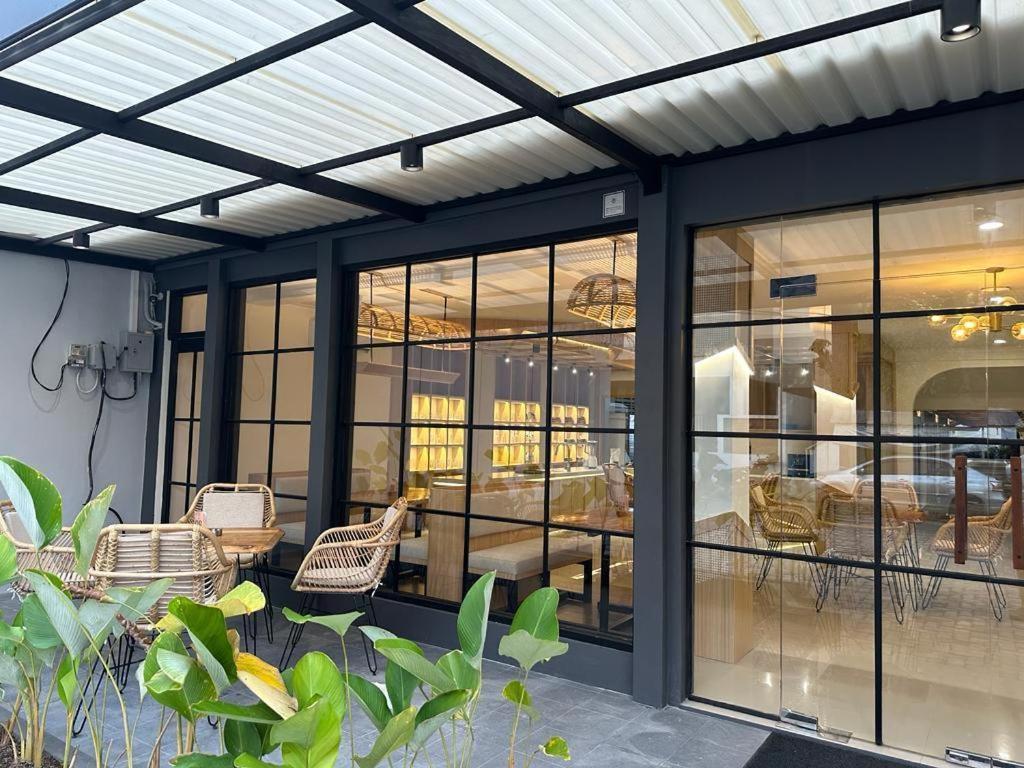Masri Living By Daphna International Hotel Yogyakarta Exterior photo